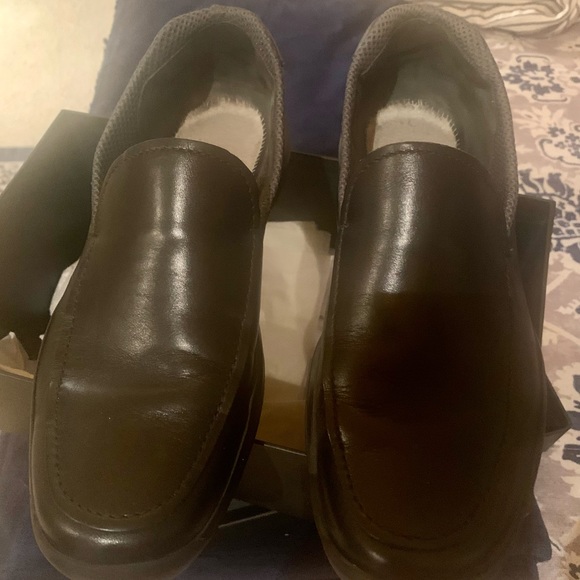 Prada loafers size 7 Blk size 8 USA 🇮🇹 very clean & very comfortable. 🇮🇹 - Picture 4 of 8